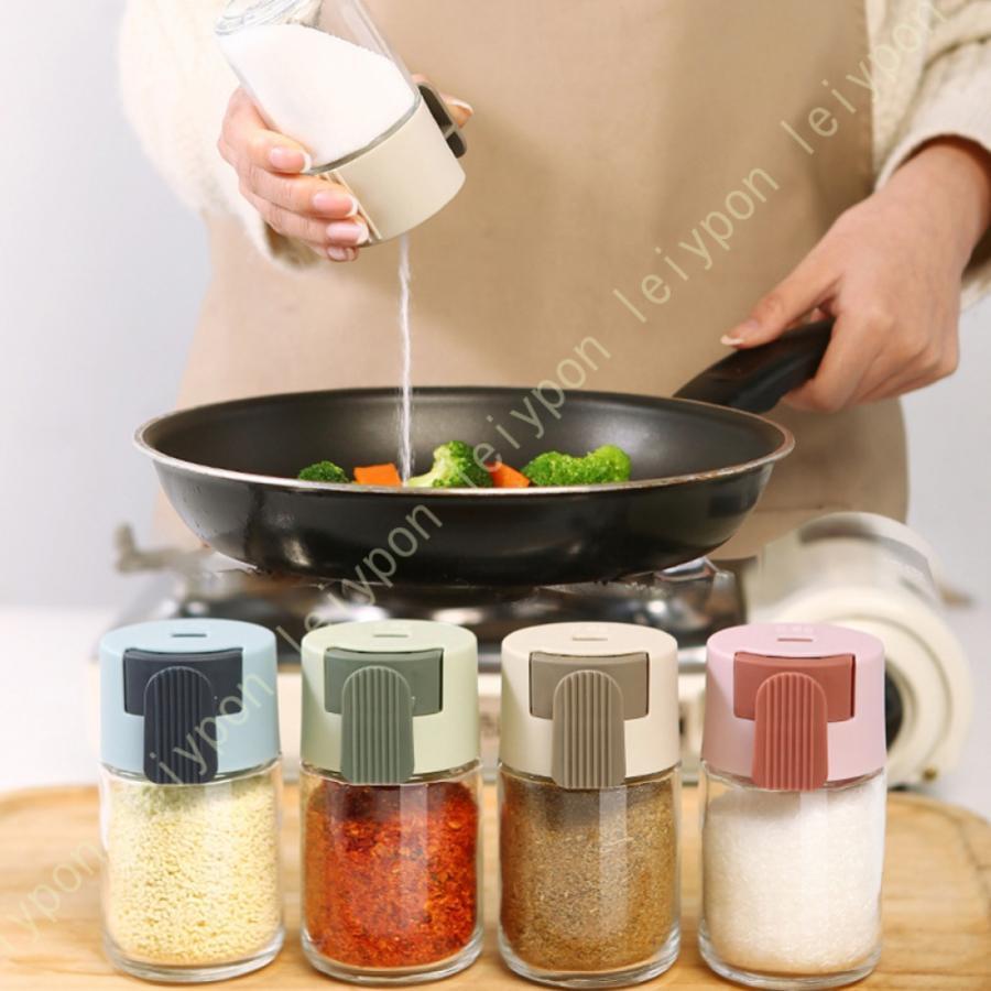 商品の説明Sサイズ（100ML）：約5×9cm（4個）/色：ベージュ/ピンク/グリーン/ブルー材質：PP+ガラス0.5グラム定量タンク1.調味料容器ふた部分を回して容器からふたをはずします。2. お好